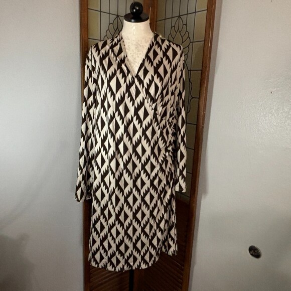 J. Jill Wearable Collection Faux Wrap Dress Tan And Brown Geometric Dress Size L - Picture 2 of 13